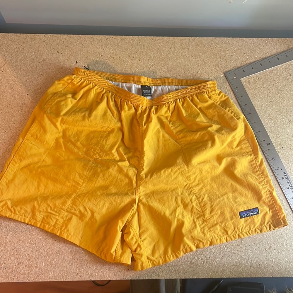 Patagonia Baggies 4" Inseam Shorts in Yellow size Large from 2003